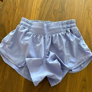Lululemon hotty hot 2.5 low rise lavender, brand new never worn. Tags off.